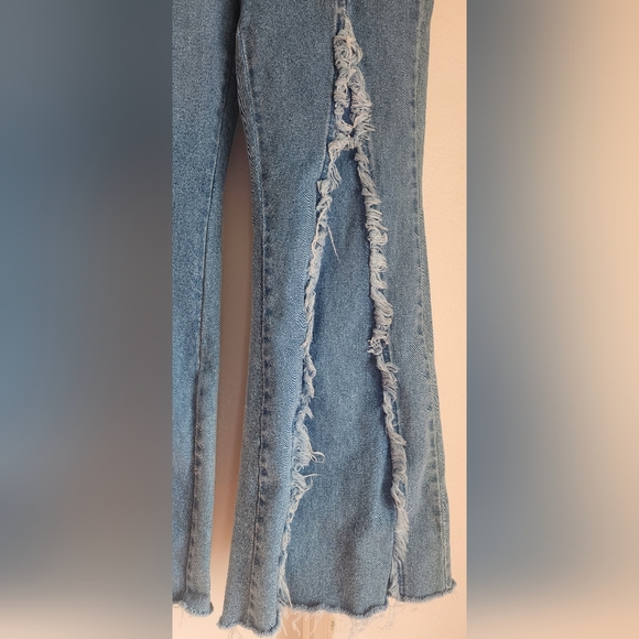 Flying Tomato Under The Tuscan Sun Blue Frayed Flared Denim Jeans S High Waist - Picture 3 of 7